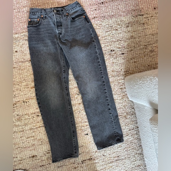 Levi’s 501 Cropped Jeans - Picture 1 of 4